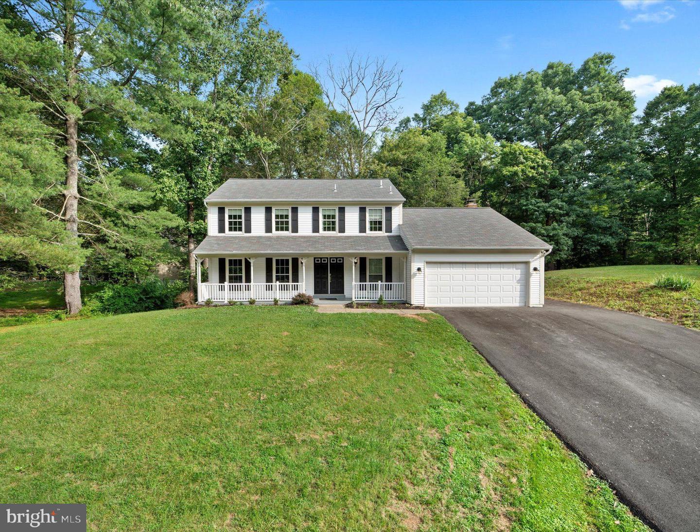 6112 Hillview Ct