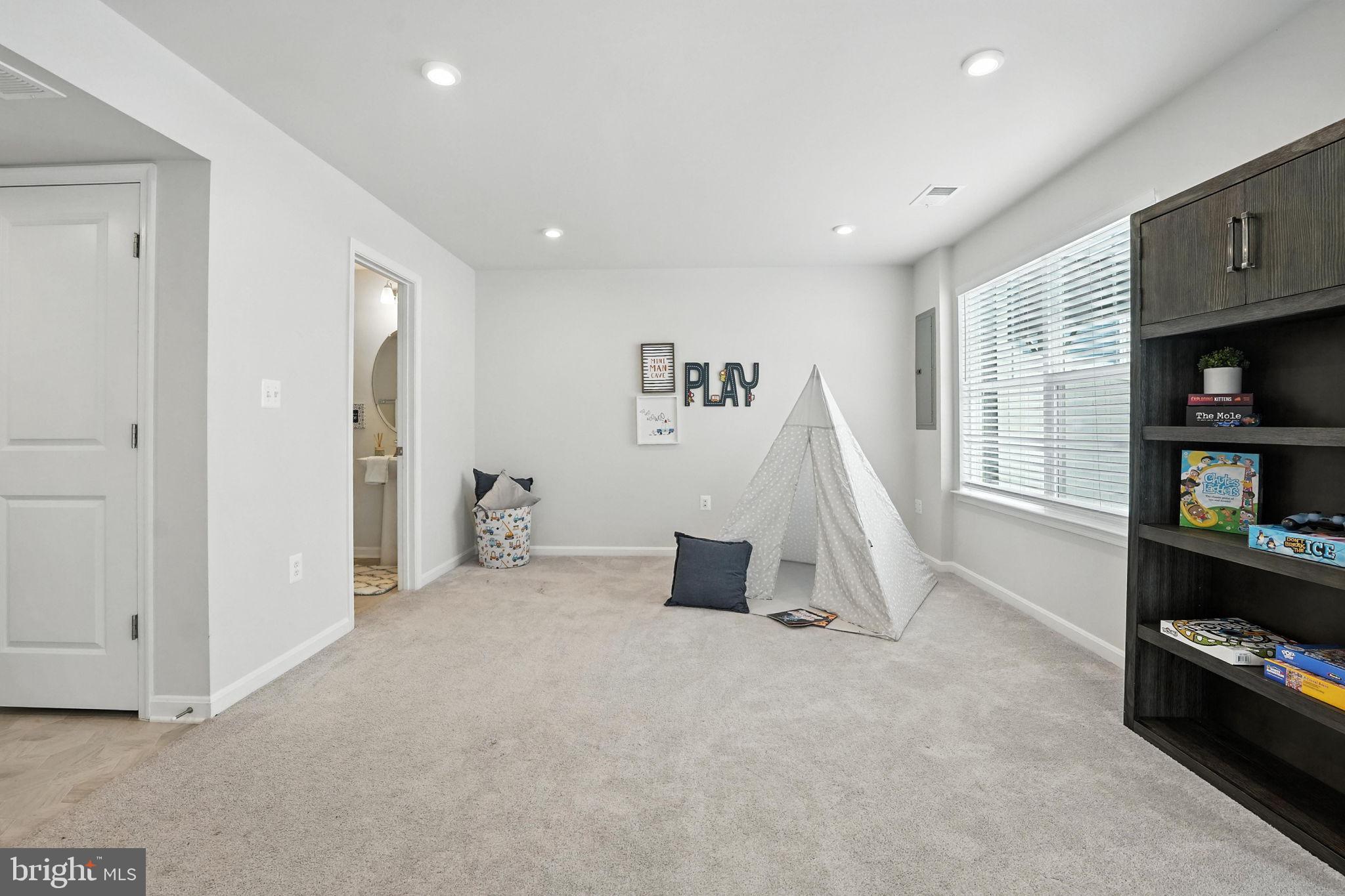 18286 Summit Pointe Dr