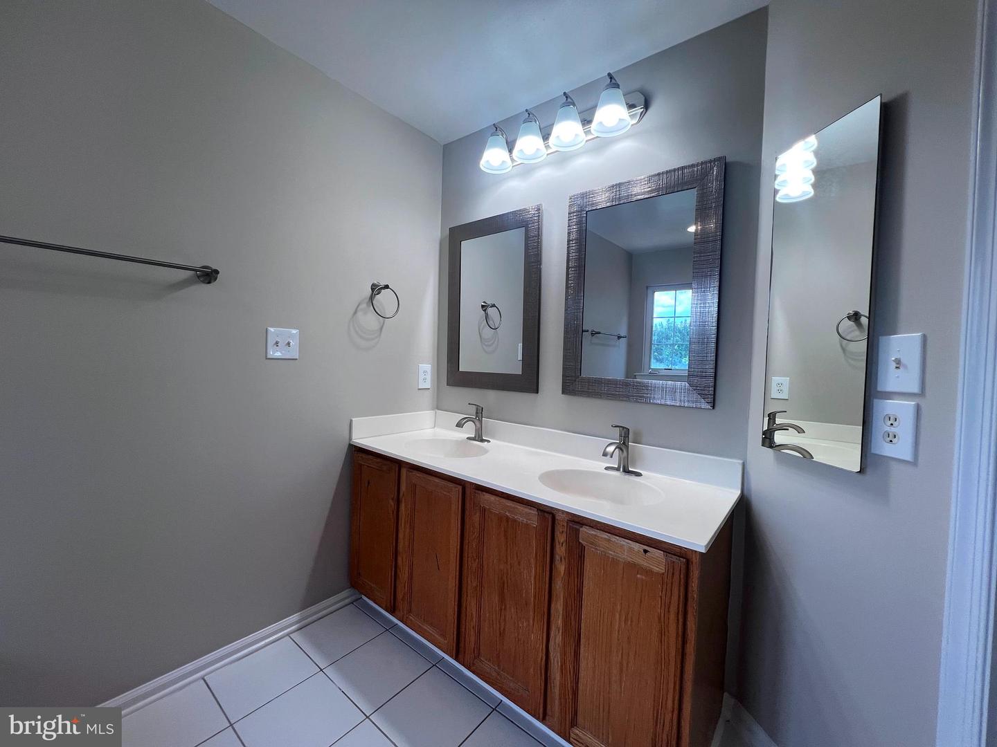 7003 MANAHOAC PL
