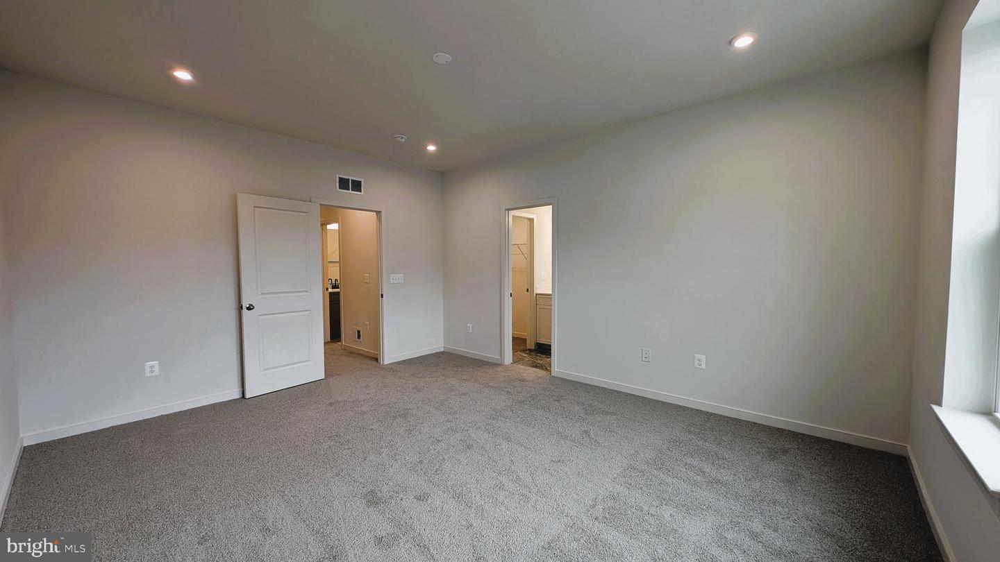17944 Alicia Ave