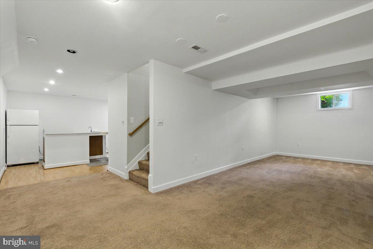 8207 Peggys Ct