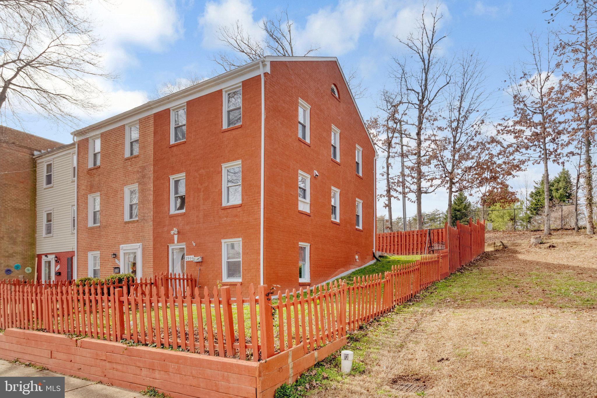 2900 WILLIAMSBURG CT
