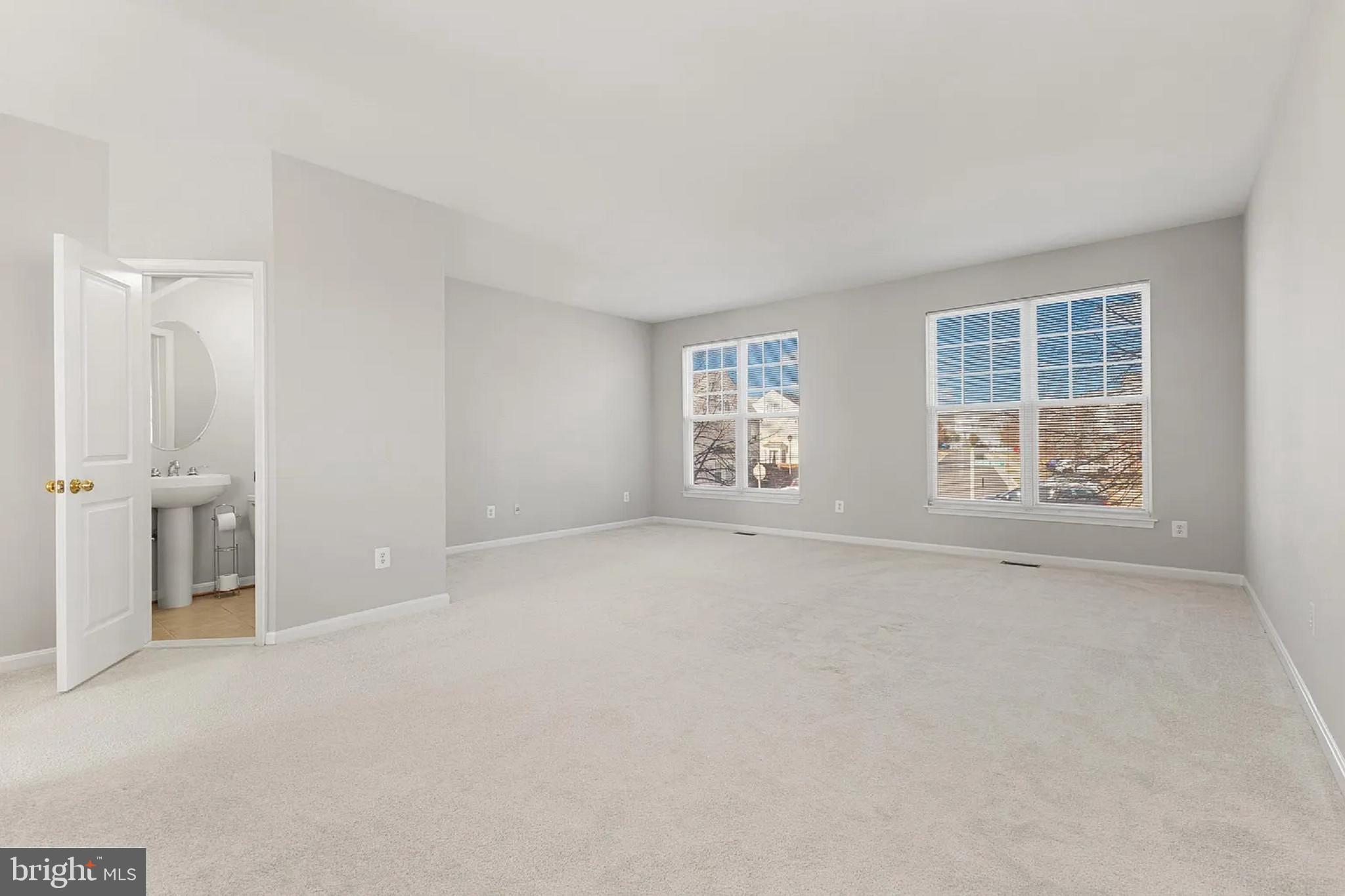 9211 CASCADE FALLS DR