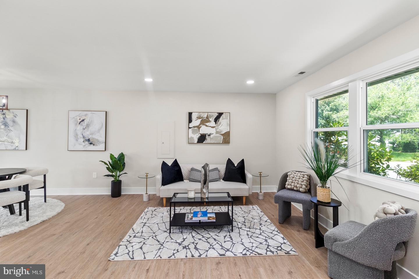 4401 Hamilton Dr