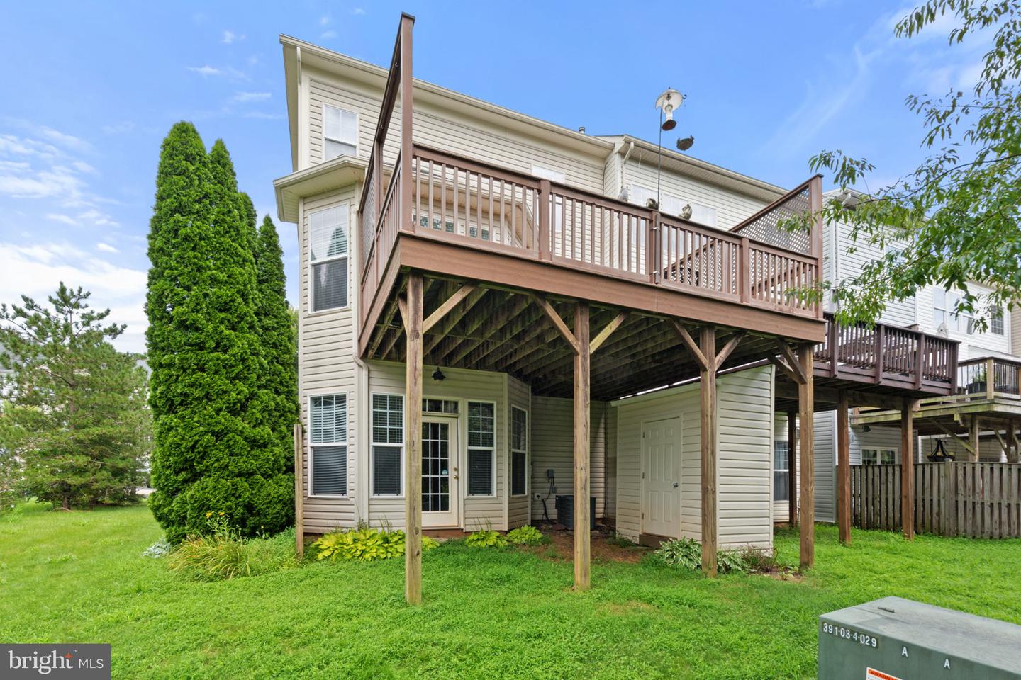 14163 Catbird Dr
