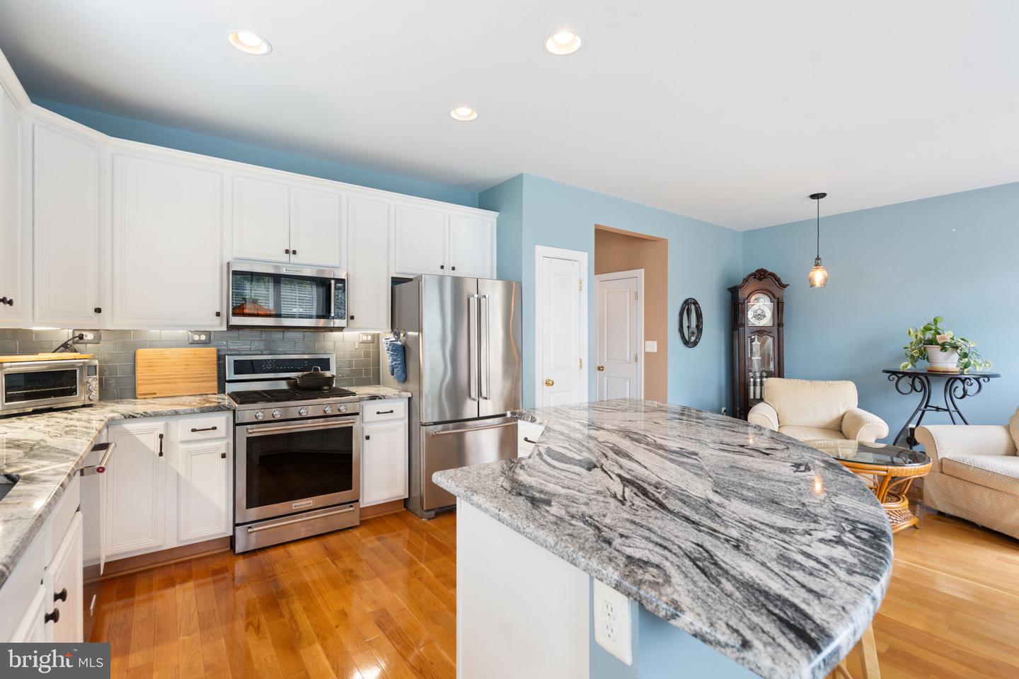 14163 Catbird Dr