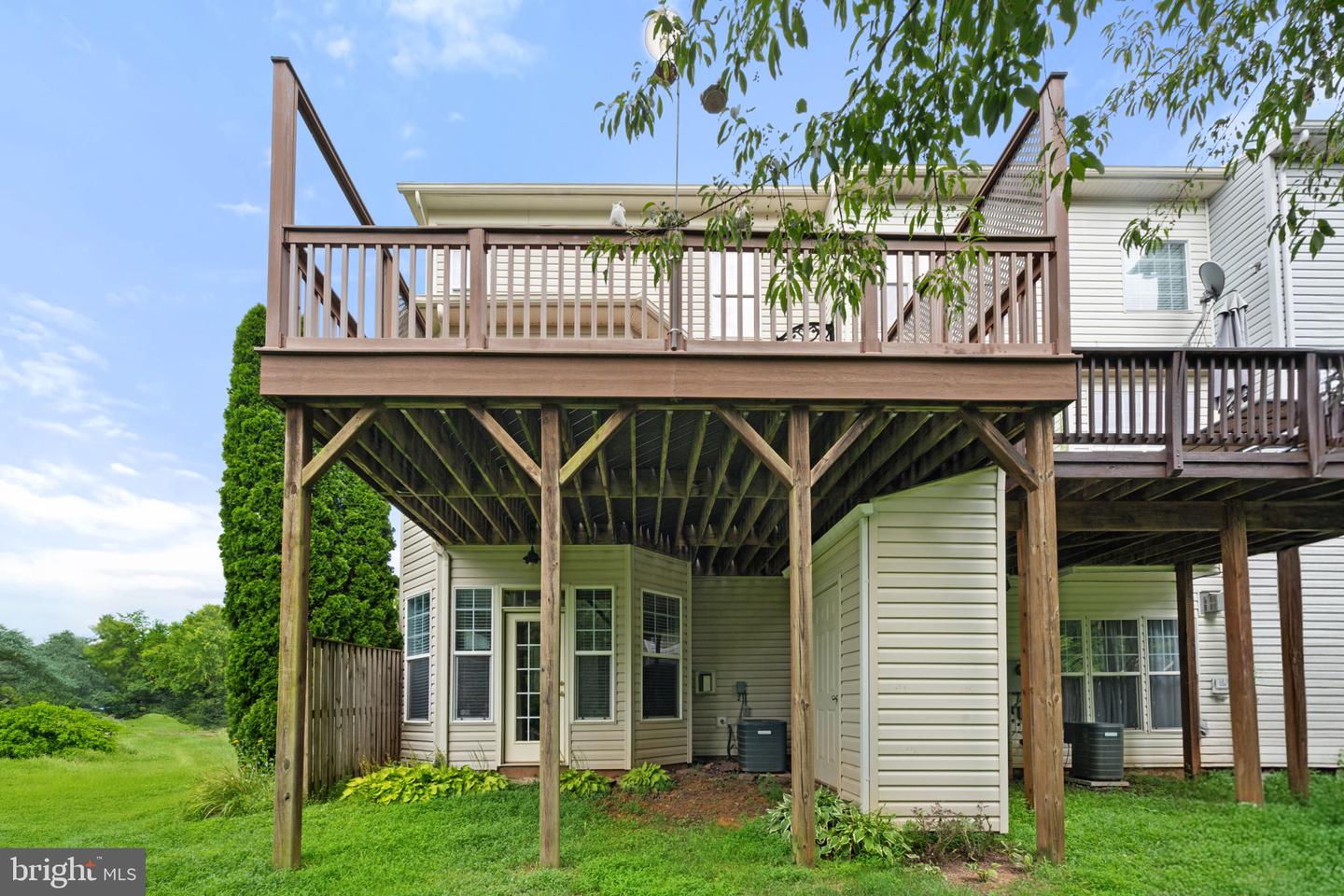 14163 Catbird Dr
