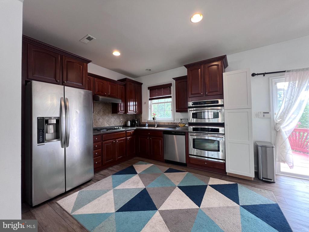 8951 BREWER CREEK PL