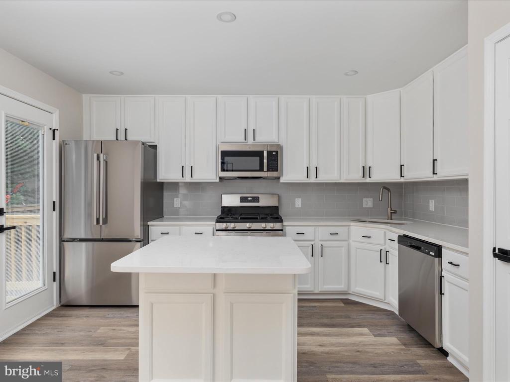 12075 Country Dr