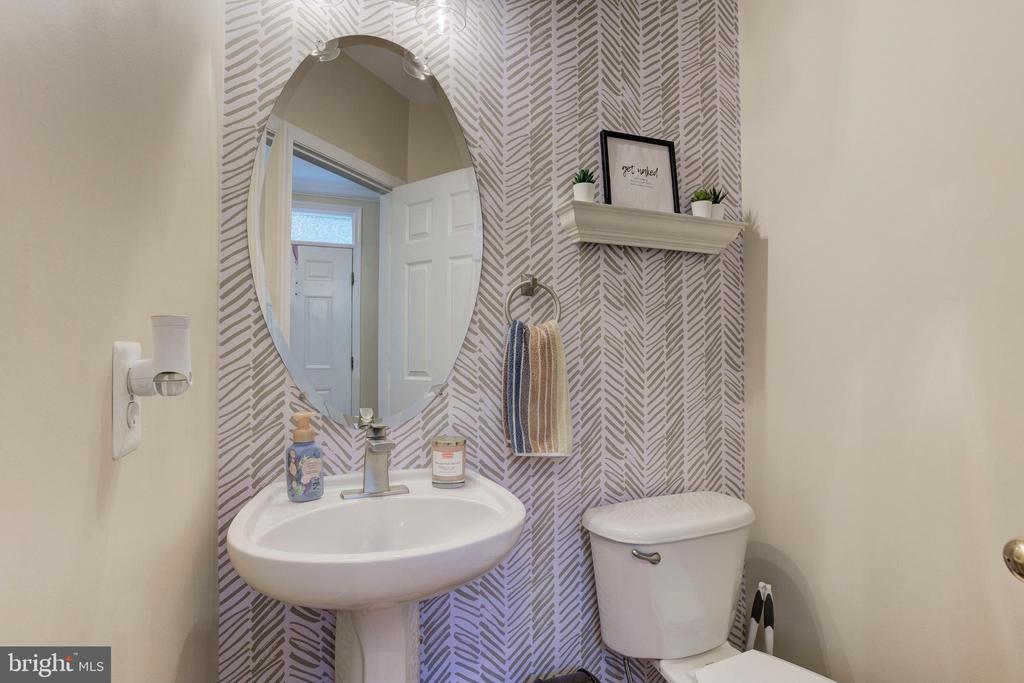 5136 Race Pointe Pl