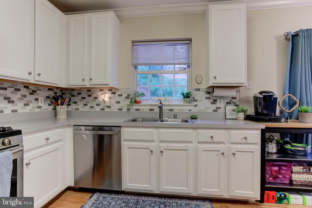 5136 Race Pointe Pl