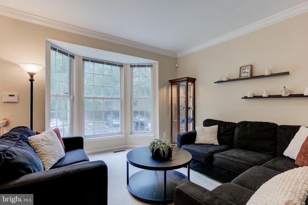 5136 Race Pointe Pl