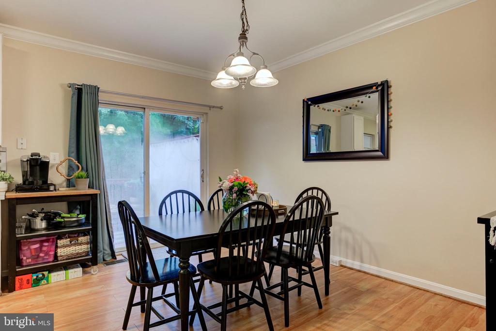 5136 Race Pointe Pl