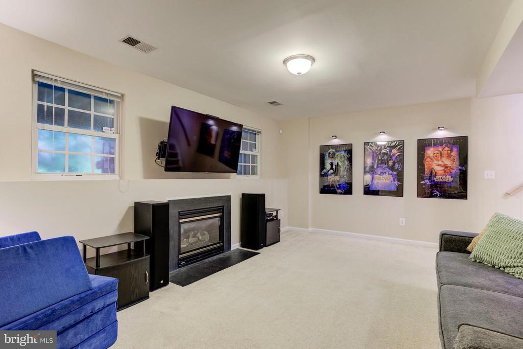 5136 Race Pointe Pl