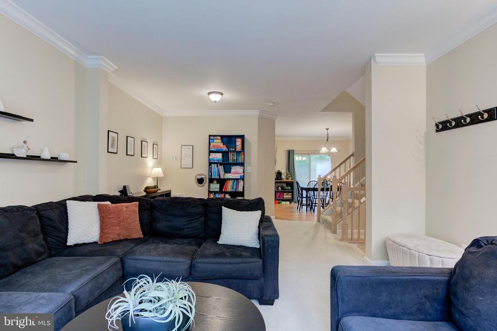 5136 Race Pointe Pl