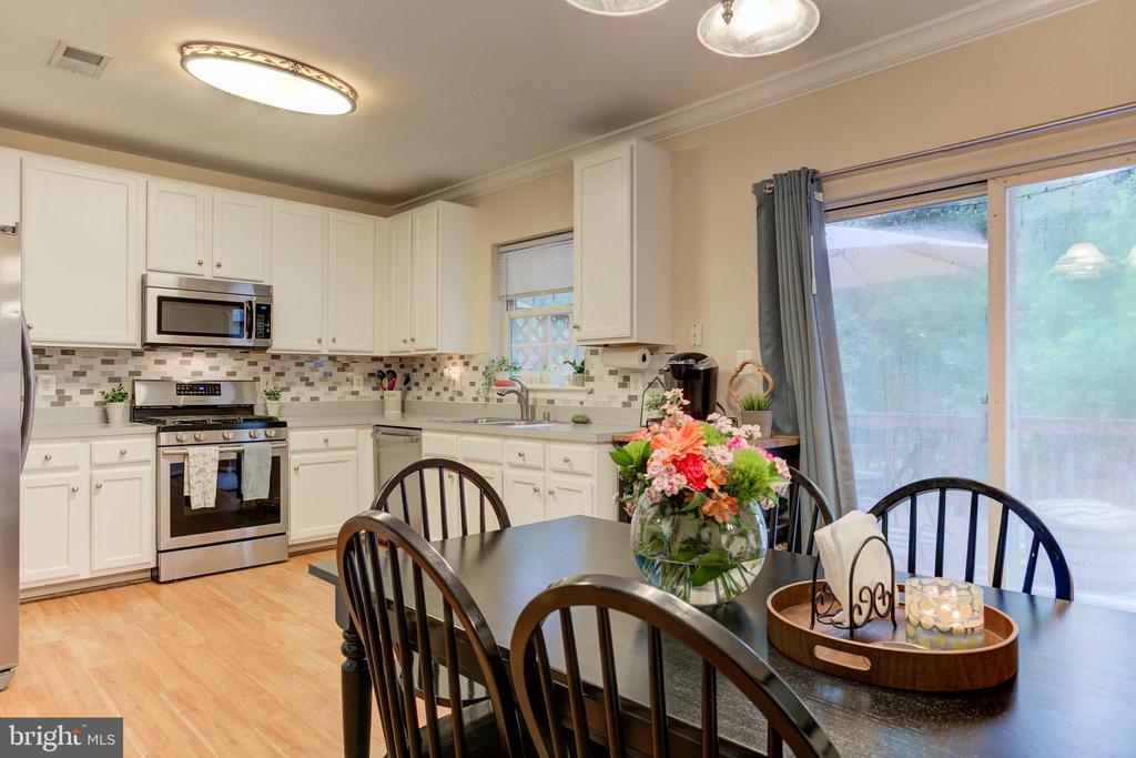 5136 Race Pointe Pl
