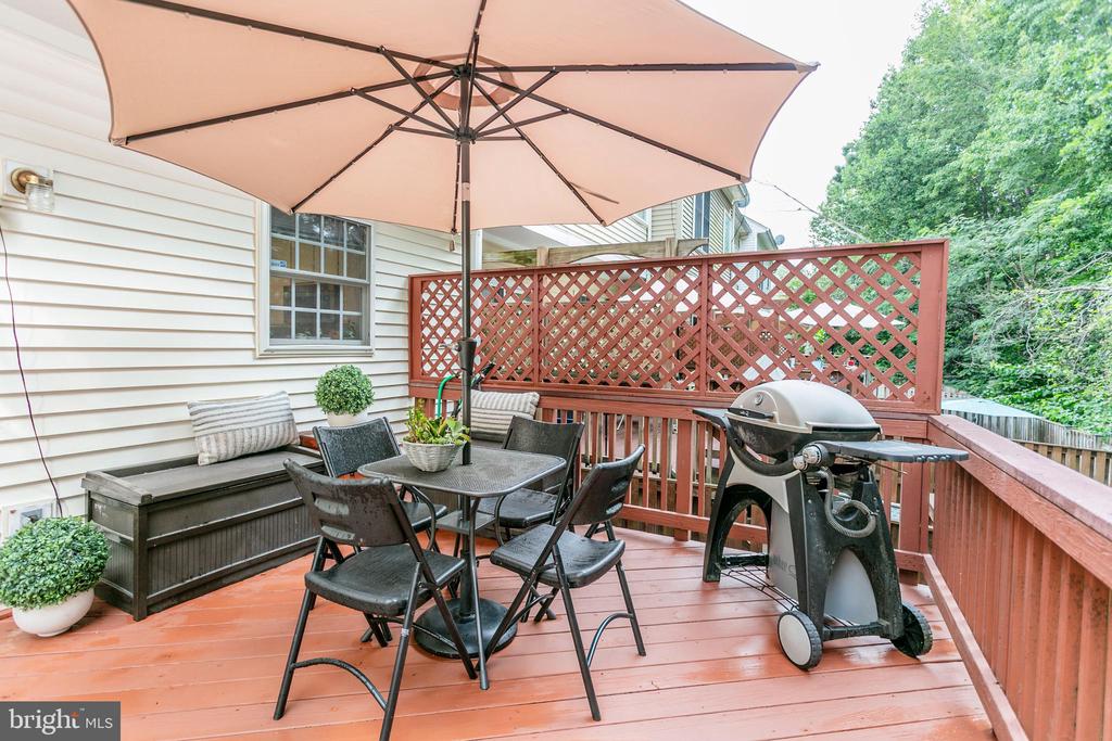 5136 Race Pointe Pl