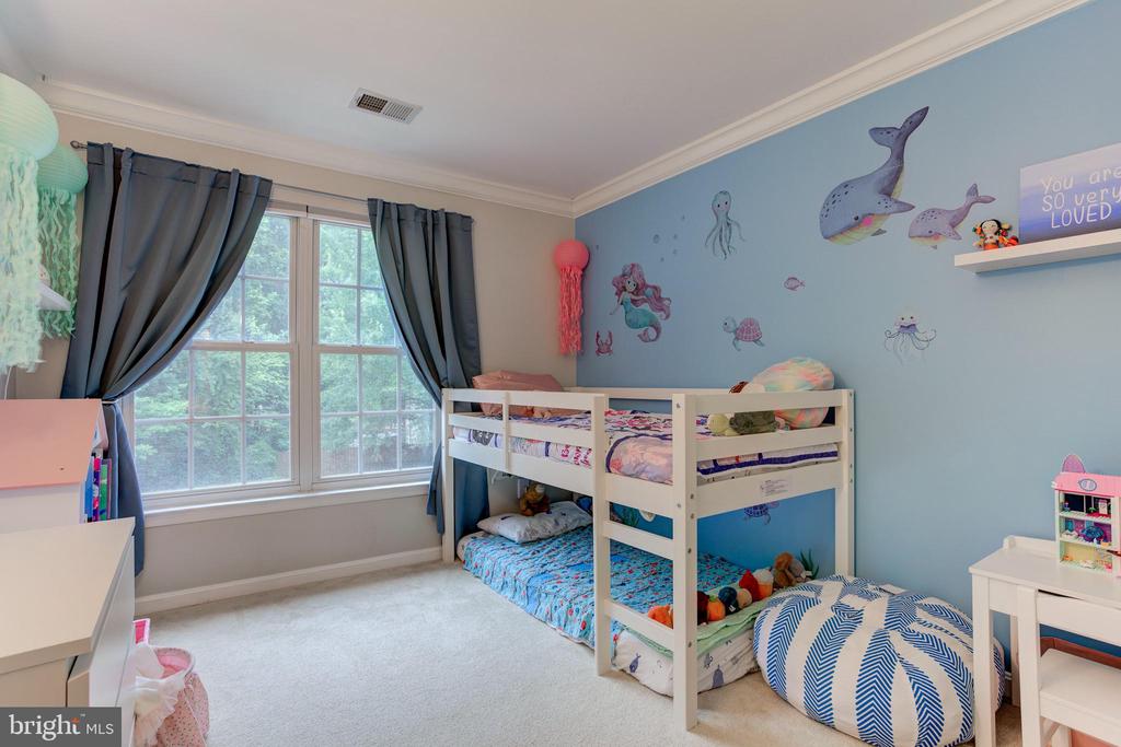 5136 Race Pointe Pl