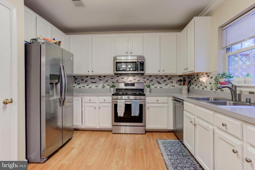 5136 Race Pointe Pl