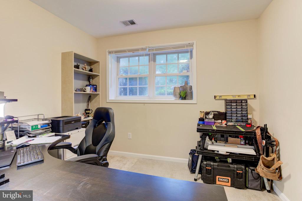 5136 Race Pointe Pl