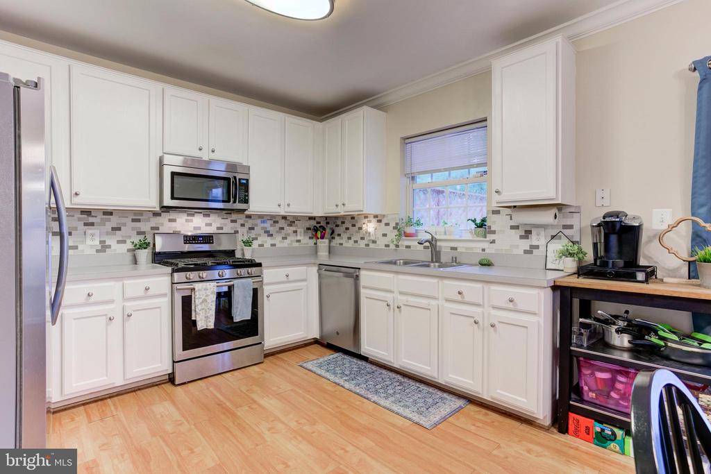 5136 Race Pointe Pl