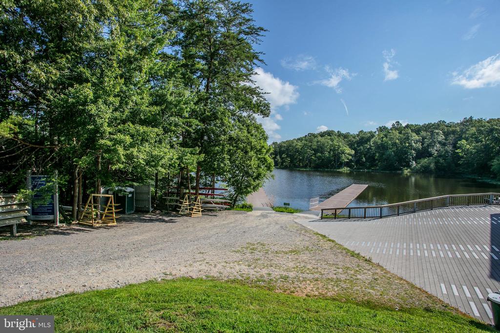 5136 Race Pointe Pl