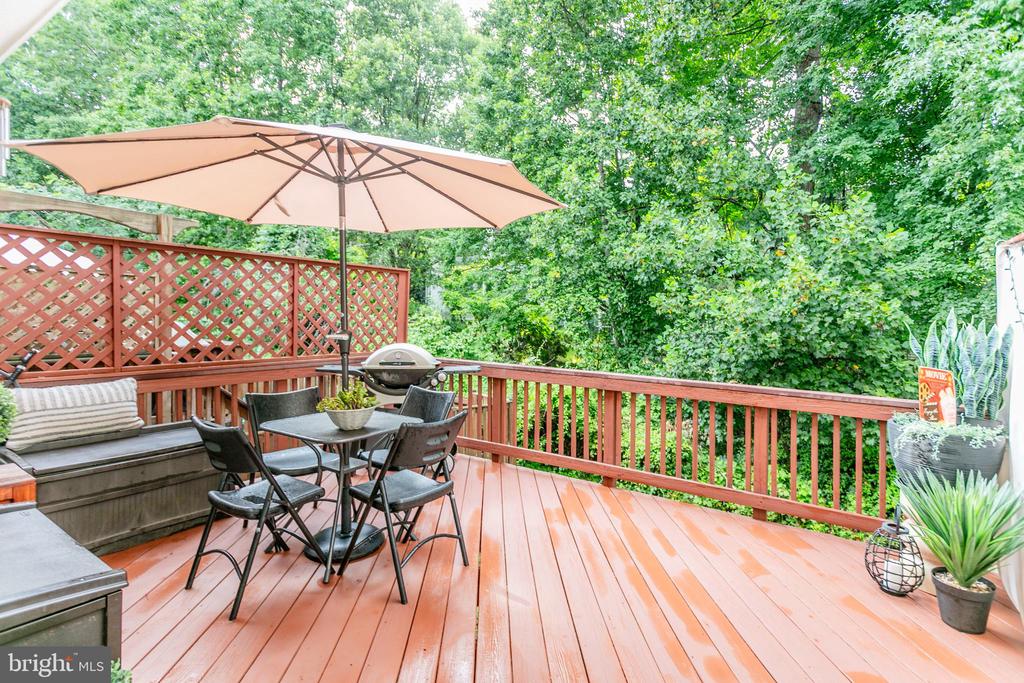 5136 Race Pointe Pl