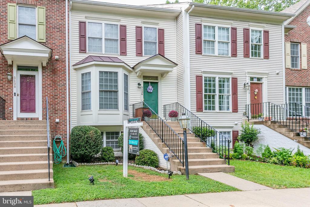5136 Race Pointe Pl