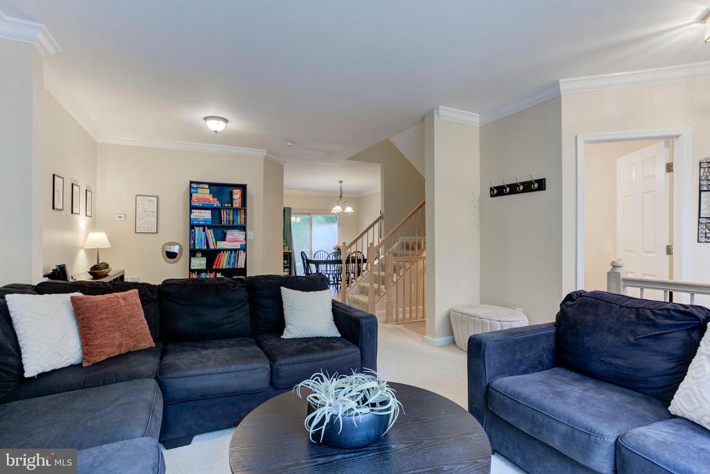 5136 Race Pointe Pl