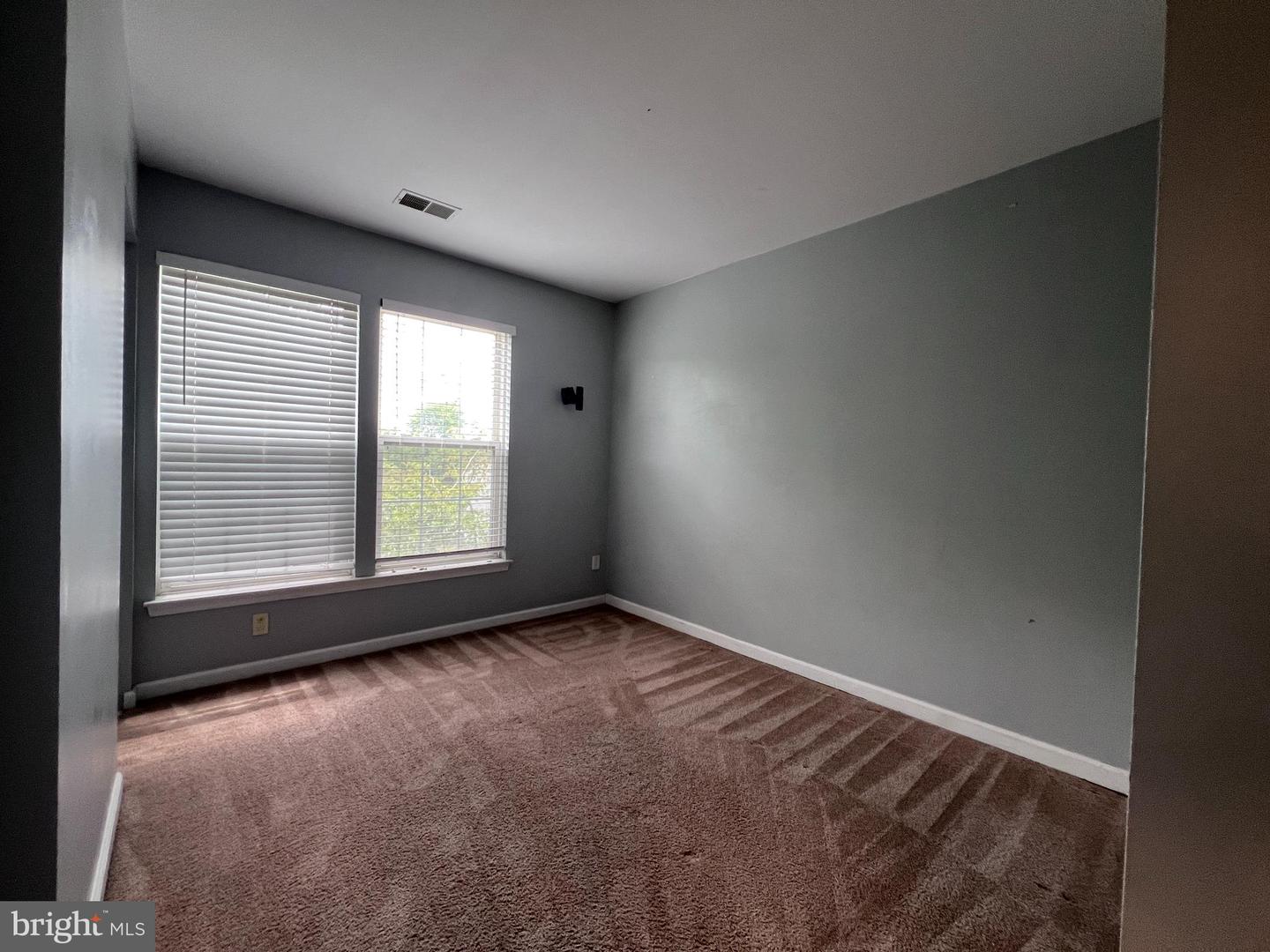 9038 FALCON GLEN CT