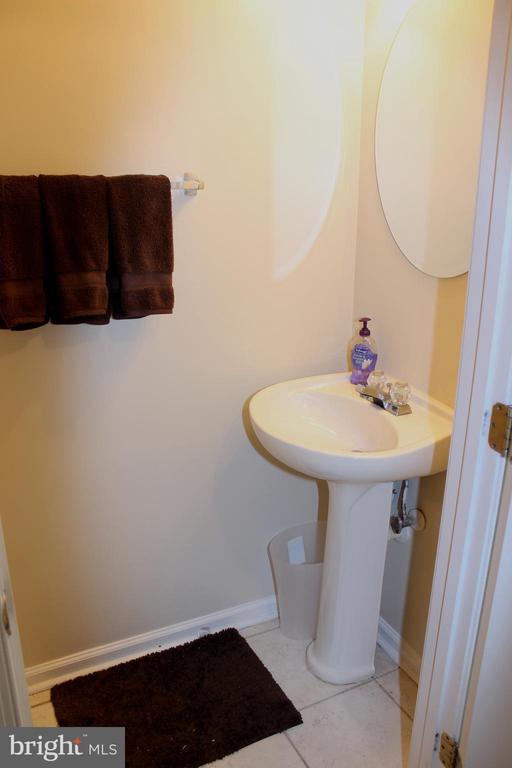9038 FALCON GLEN CT