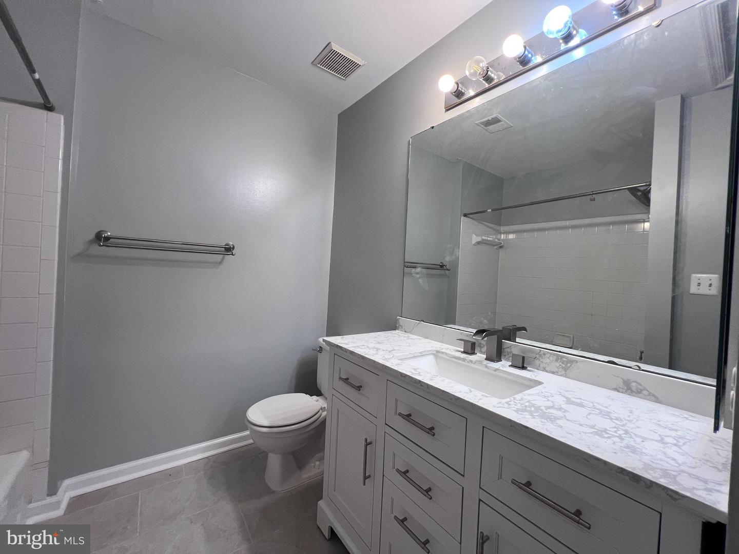 9038 FALCON GLEN CT