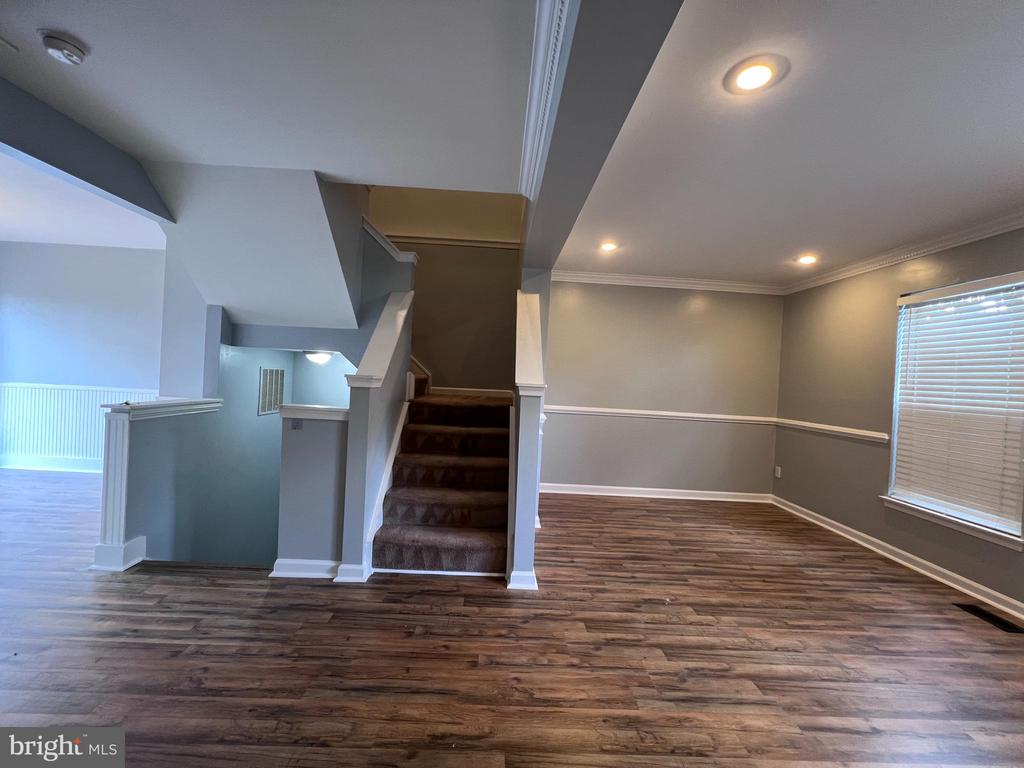 9038 FALCON GLEN CT