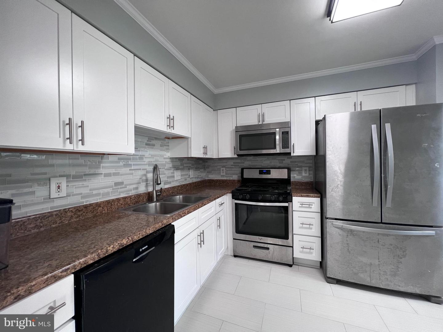 9038 FALCON GLEN CT