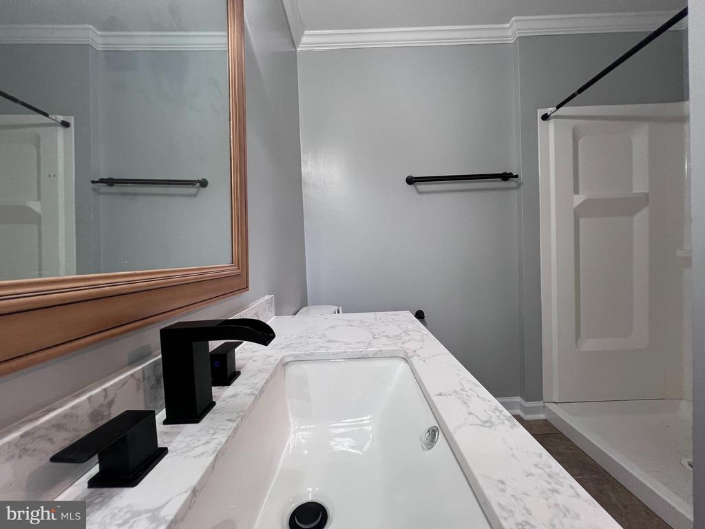 9038 FALCON GLEN CT