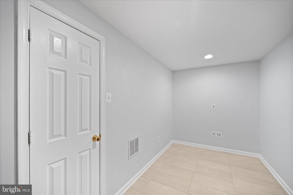 13204 Windy Leaf Ct