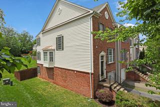 9757 CHESHIRE RIDGE CIR