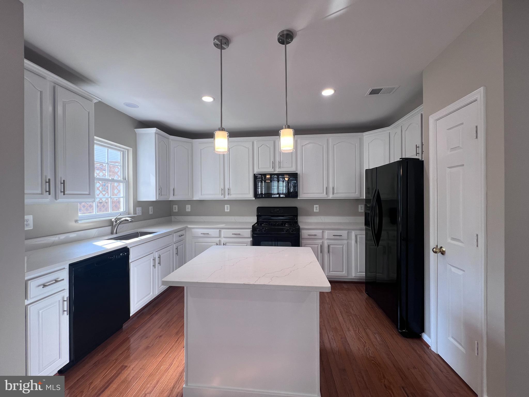 9757 CHESHIRE RIDGE CIR