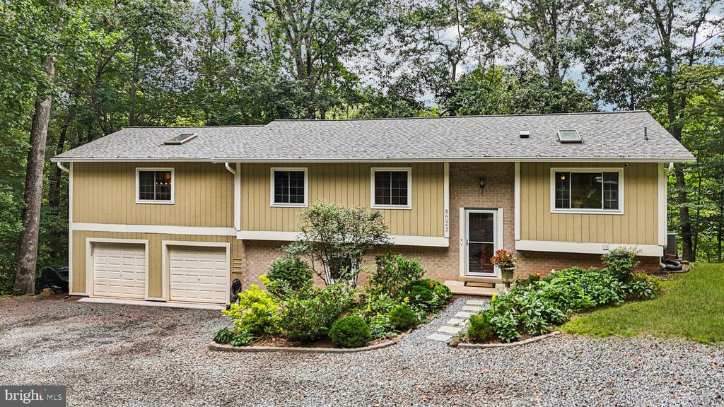 8023 Lake Dr