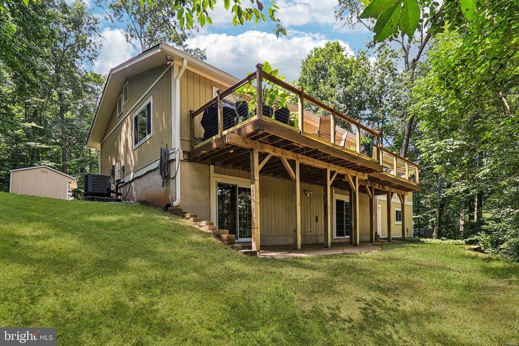8023 Lake Dr