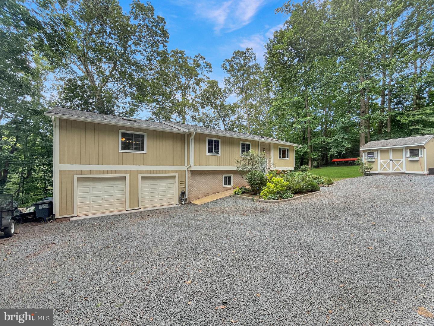 8023 Lake Dr