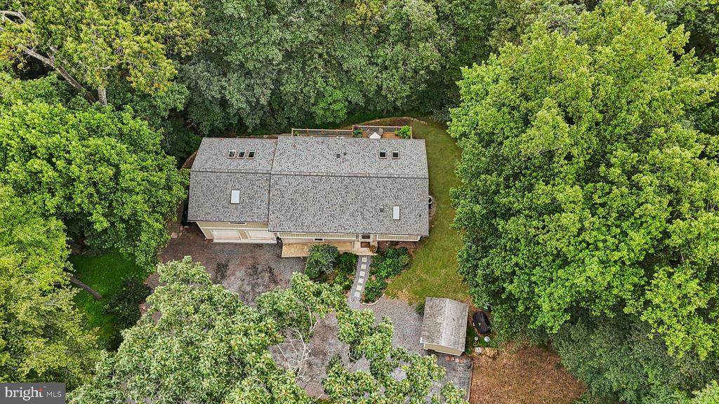 8023 Lake Dr