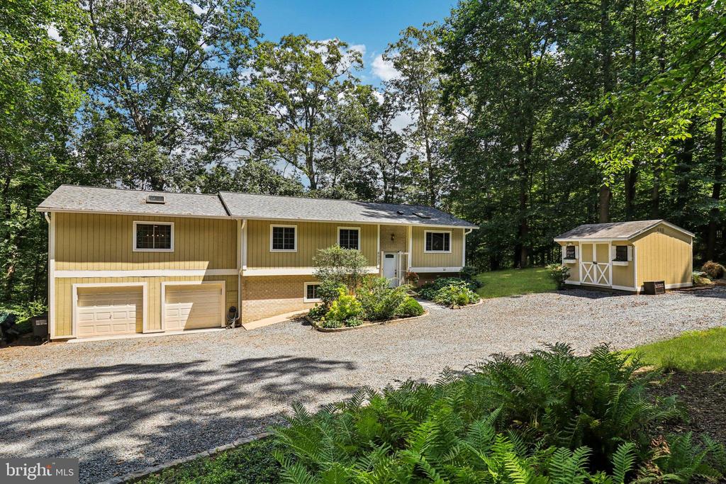 8023 Lake Dr