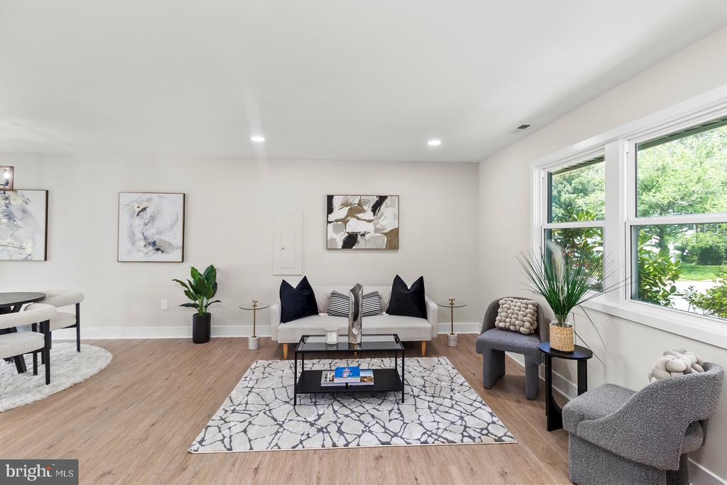 4401 Hamilton Dr