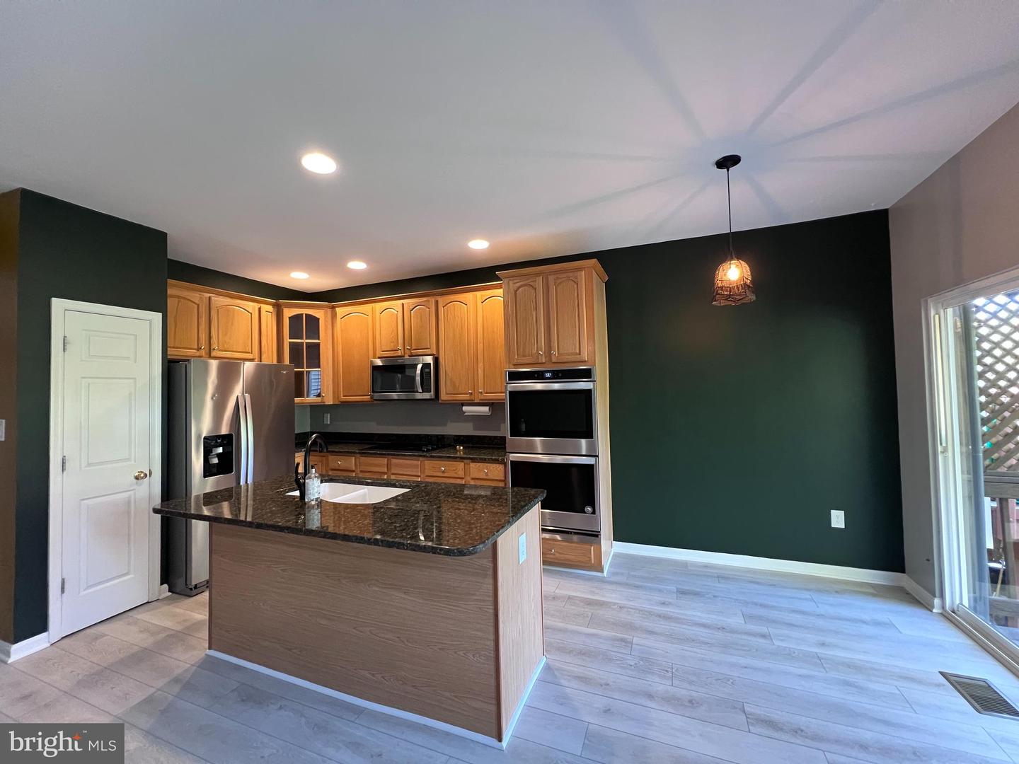 6722 EMMANUEL CT