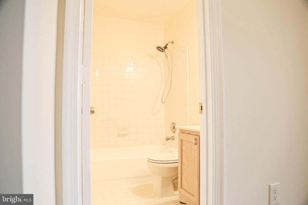 8461 TACKHOUSE LOOP