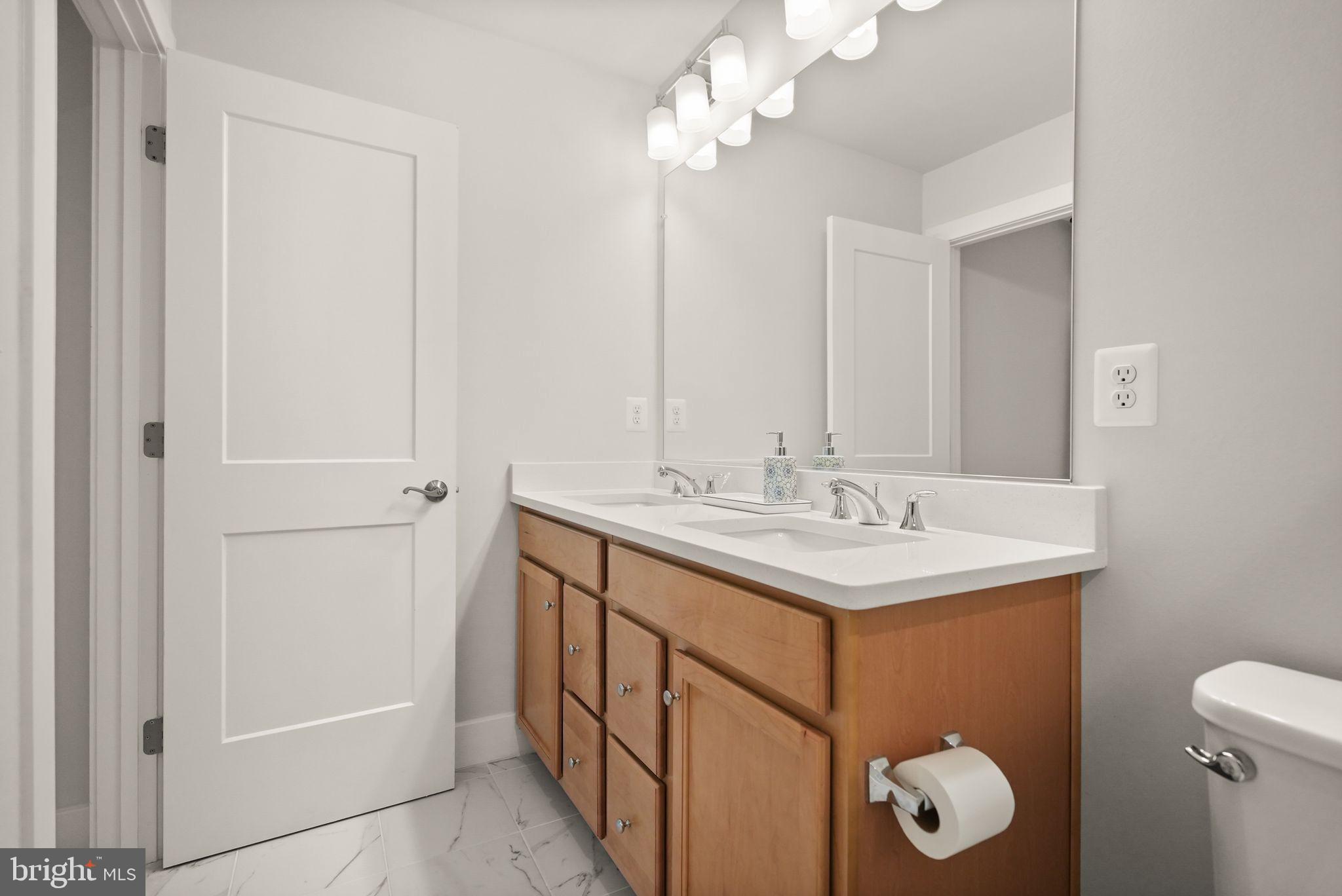 10602 Sheffield Glen Ln