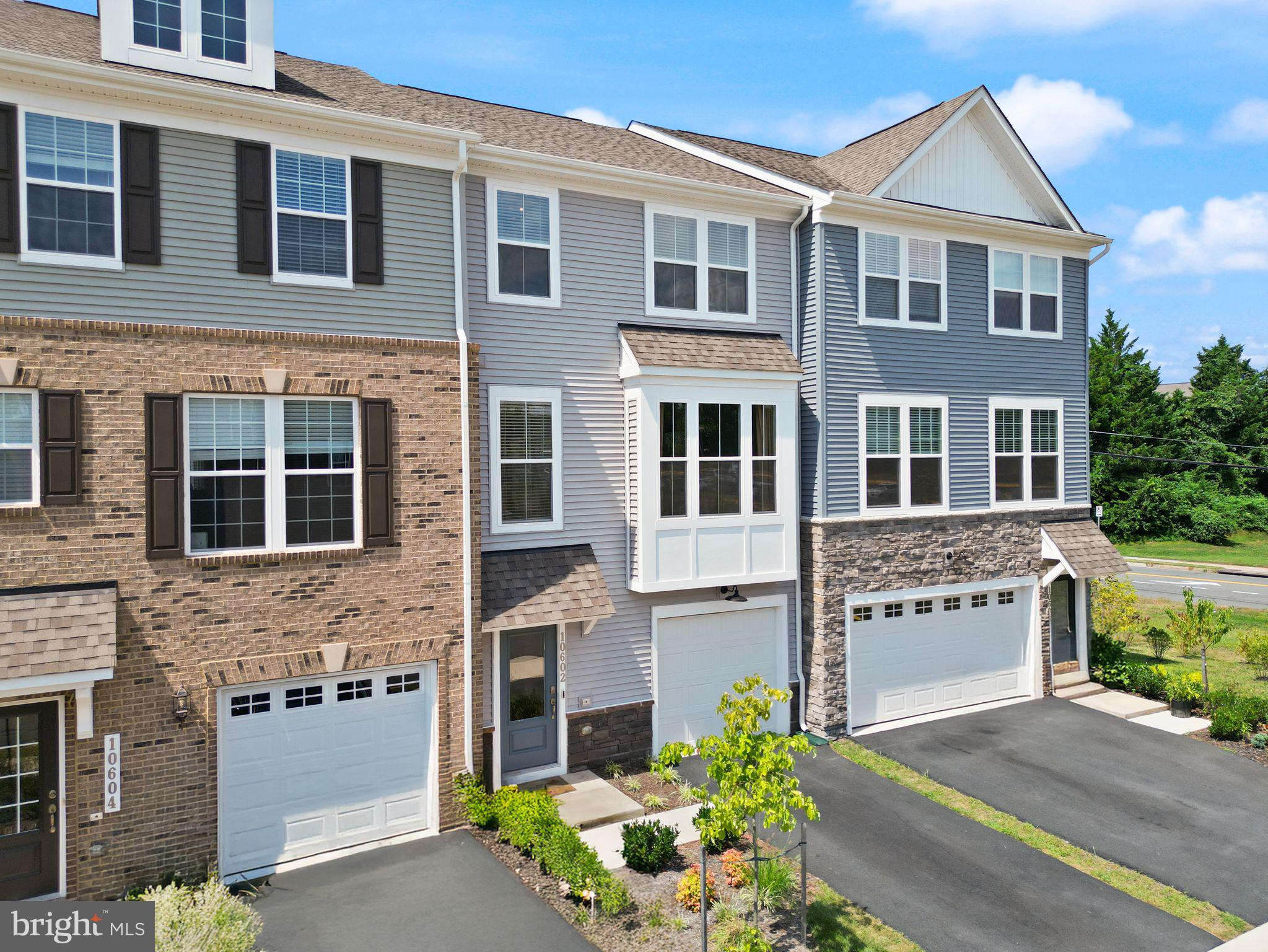 10602 Sheffield Glen Ln