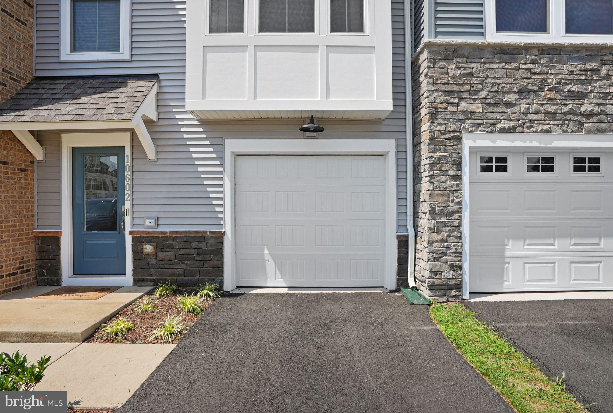 10602 Sheffield Glen Ln