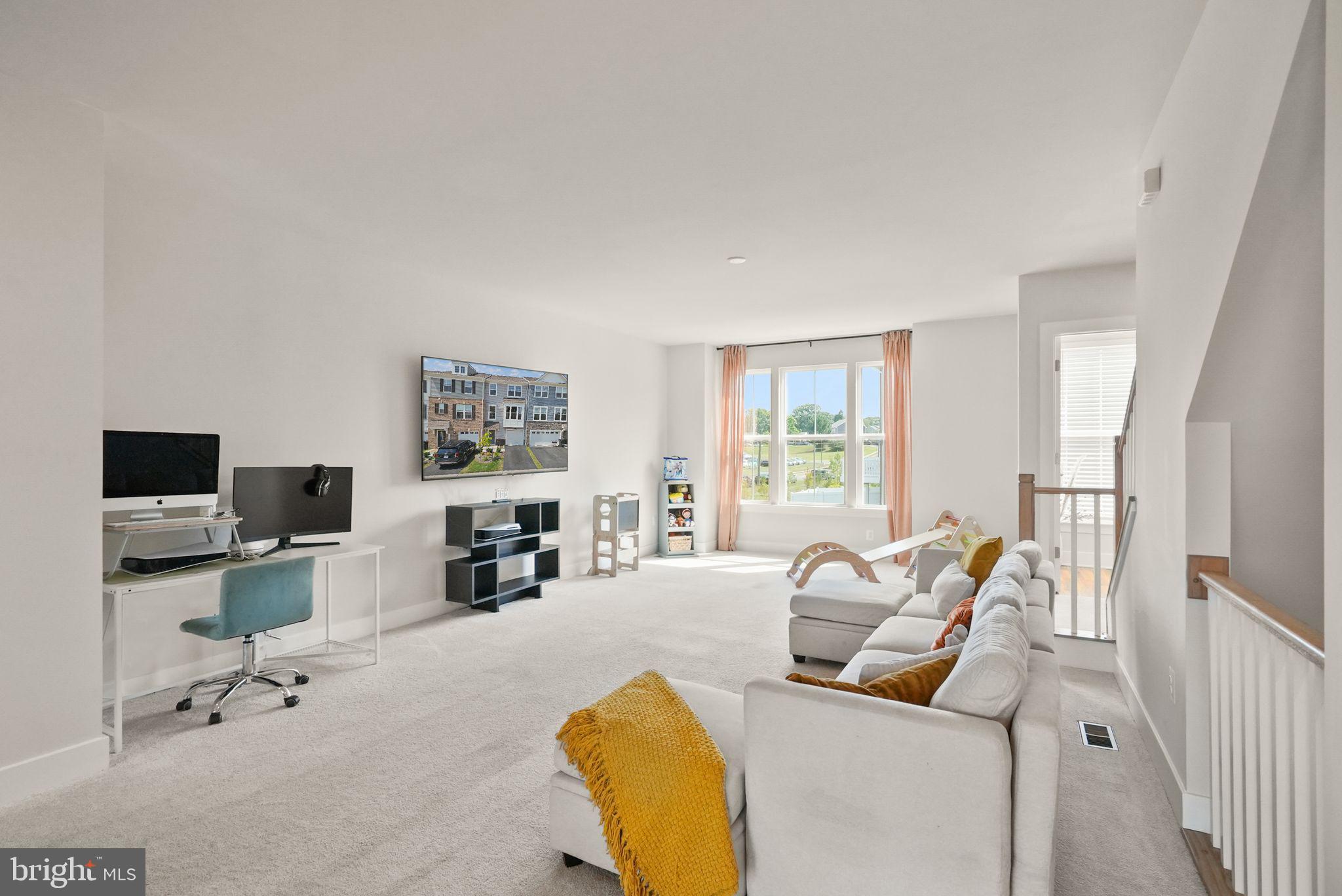 10602 Sheffield Glen Ln